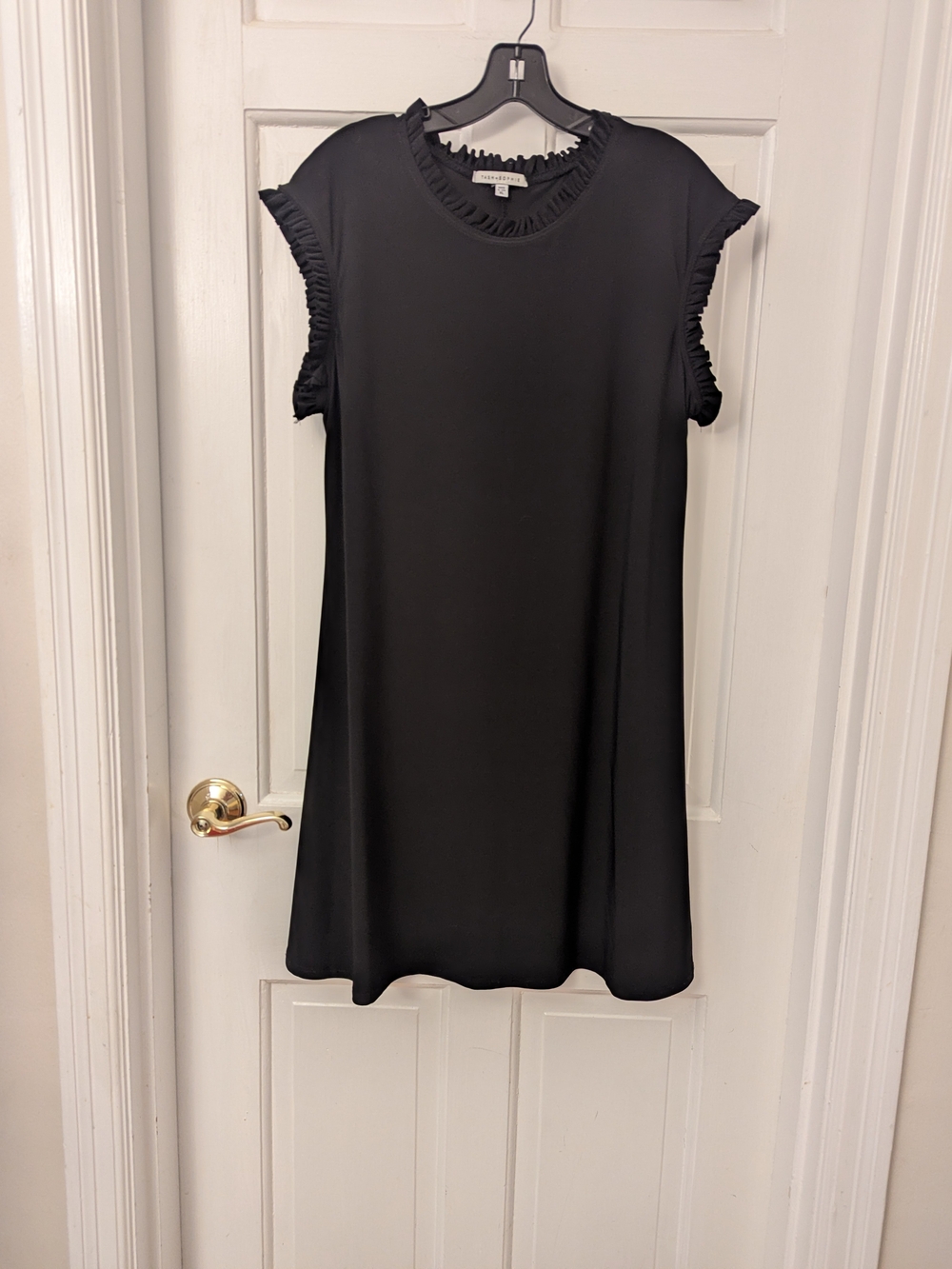 Ruffled Sleeveless Shift Dress - Black